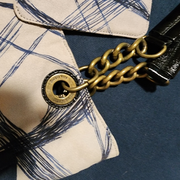 Vera Wang Fabric Tote Bag with attached  purse - Picture 6 of 8